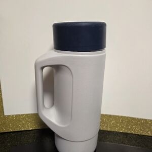 Thermos White Travel Mug with Dark Blue Lid and Handle